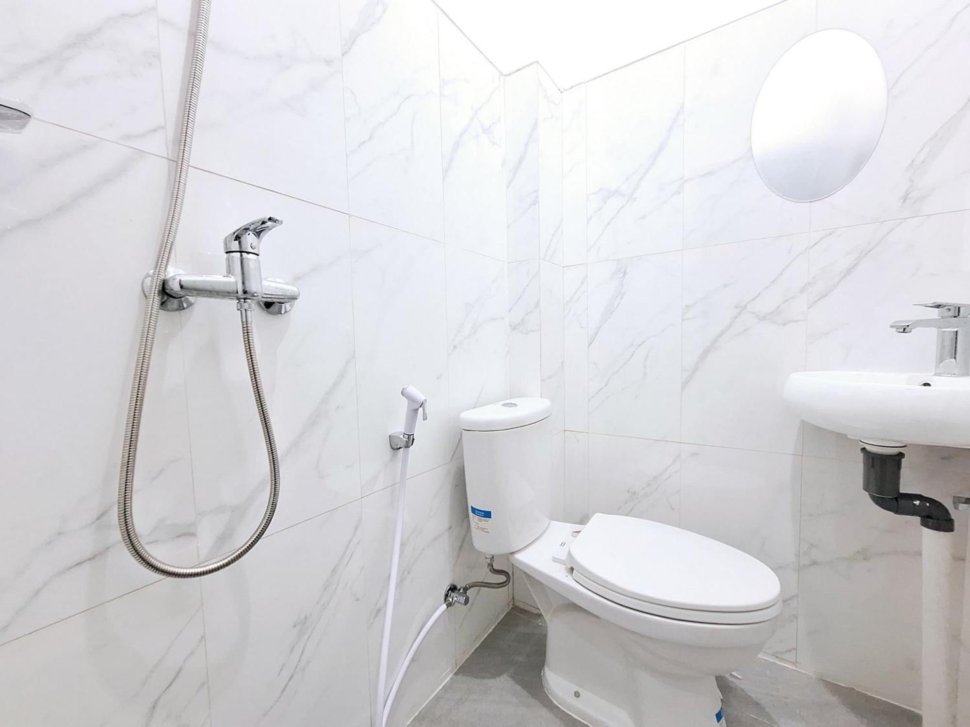Tentram Near Amikom Mitra Reddoorz Hotel 2*